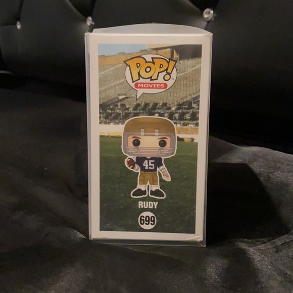 🍾CLOSET CLEAN OUT ACCEPTING ALL REASONABLE OFFERS🍾 - Picture 3 of 8